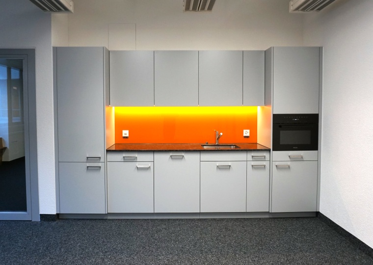 Orange Küche