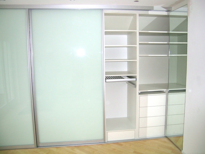 Schiebetürschrank 2
