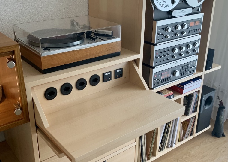 Sideboard mit Vitrine