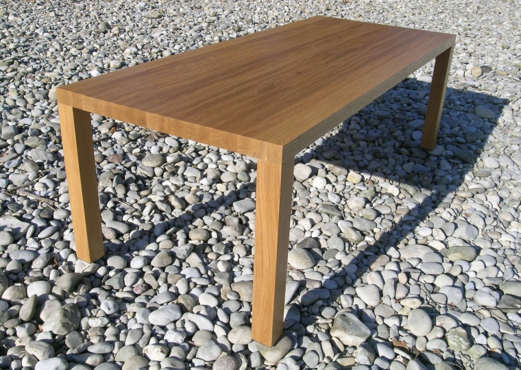 Massivholztisch
