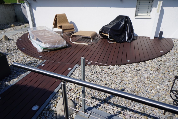 lattenrost_pool2_20210908_1792778645